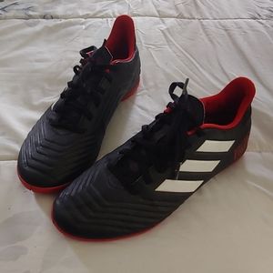 Men's Adidas Predator indoor shoes size 8.5